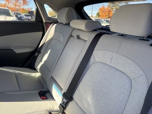 Used 2022 Hyundai Kona SEL image 13
