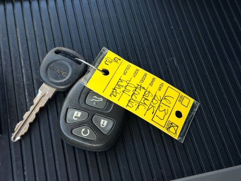 Used 2015 GMC Acadia SLE FWD image 56