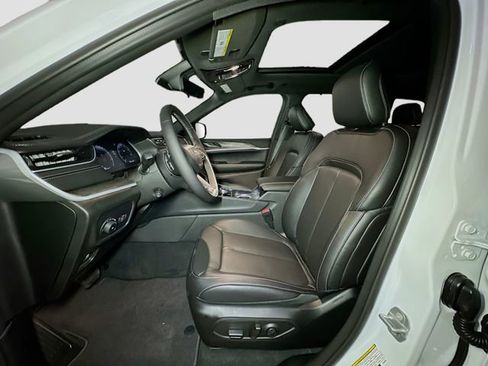 New 2025 Jeep Grand Cherokee Limited w/ Luxury Tech Group II image 14