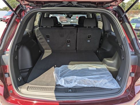 New 2025 Jeep Grand Cherokee 4WD image 32