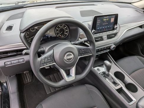 Certified 2025 Nissan Altima 2.5 SV image 15