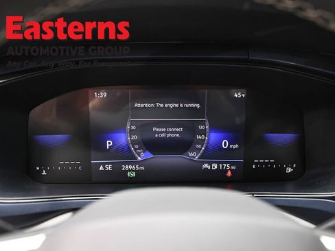 Used 2024 Volkswagen Taos SE image 17