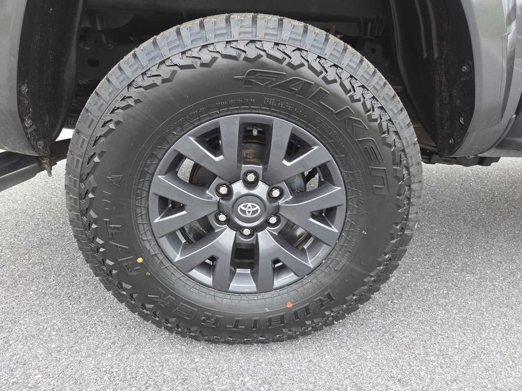 Used 2023 Toyota Tacoma SR5 AWD/4WD image 30