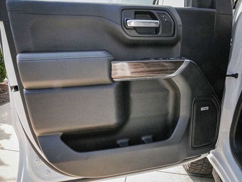 Used 2020 Chevrolet Silverado 1500 LT Trail Boss image 14