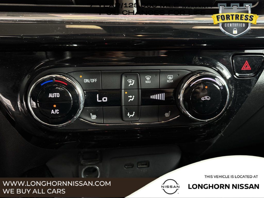 Used 2024 Chevrolet Trax RS w/ Sunroof Package FWD image 15
