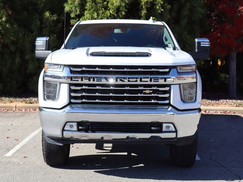 Used 2020 Chevrolet Silverado 2500 LTZ image 3