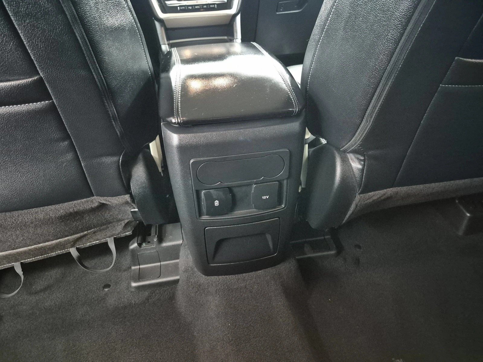 Used 2023 Ford Explorer XLT RWD image 19