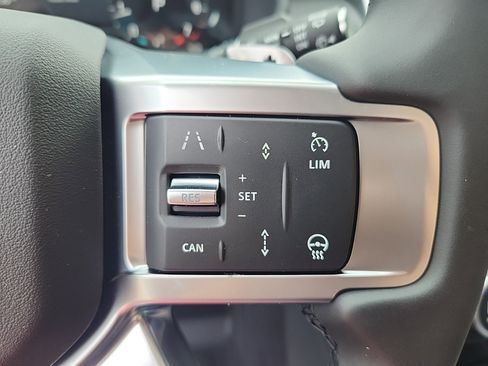 Certified 2024 Land Rover Discovery S image 20