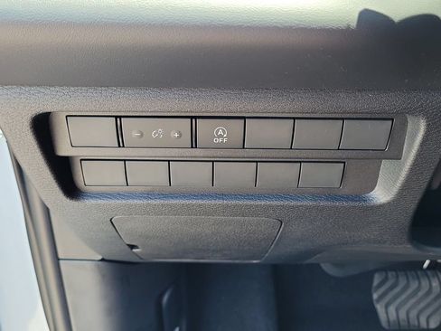 New 2026 Mitsubishi Outlander LE FWD image 27