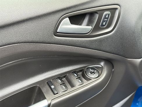 Used 2017 Ford Escape SE FWD image 30