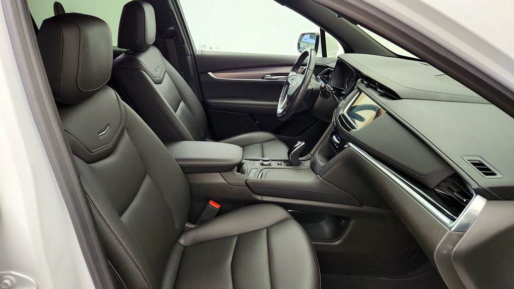 Used 2024 Cadillac XT6 Luxury FWD image 25