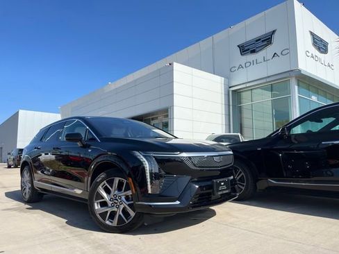 Used 2025 Cadillac Optiq Luxury 1 image 1