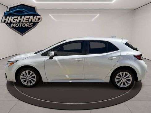 Used 2023 Toyota Corolla SE w/ SE Premium Package FWD image 3