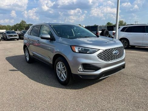 Used 2024 Ford Edge SEL w/ Convenience Package AWD/4WD image 3
