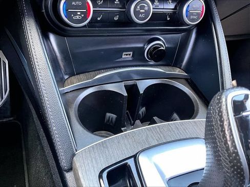 Used 2022 Alfa Romeo Stelvio Ti AWD/4WD image 27