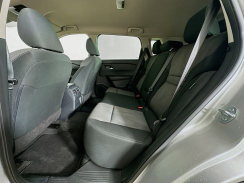 Used 2025 Nissan Rogue SV image 26