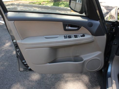Used 2009 Suzuki SX4 Sedan FWD image 15
