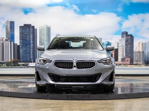 Used 2025 BMW 230i xDrive Coupe image 3