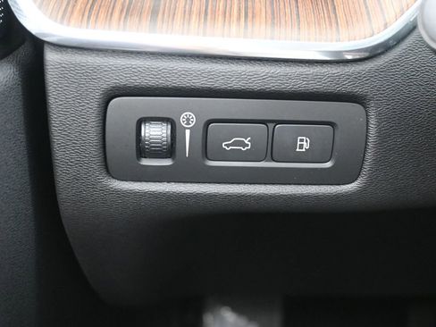 Used 2019 Volvo XC60 T8 Inscription w/ Advanced Package image 20