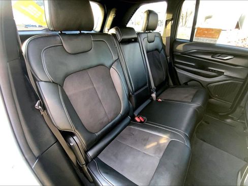 Certified 2023 Jeep Grand Cherokee Altitude image 27