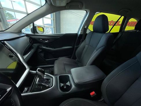 Used 2023 Subaru Outback Premium image 12
