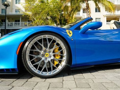 Used 2021 Ferrari F8 Tributo RWD image 12
