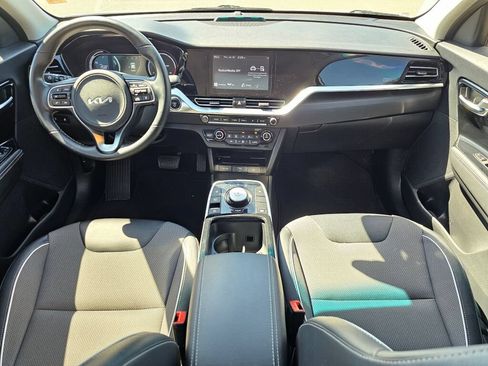 Certified 2022 Kia Niro EX FWD image 9