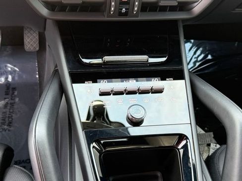 Used 2025 Porsche Cayenne Coupe AWD/4WD image 16