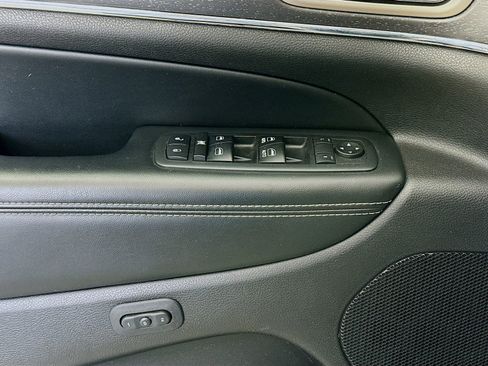 Used 2017 Jeep Grand Cherokee Limited AWD/4WD image 18
