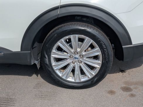 Certified 2022 Ford Explorer Limited w/ Equipment Group 301A image 8