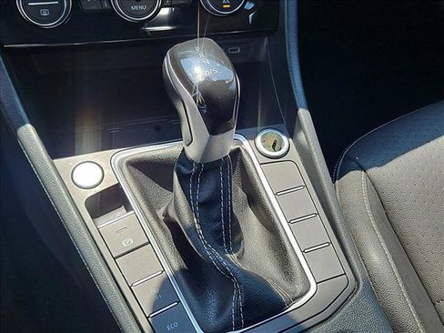 Used 2024 Volkswagen Jetta SE FWD image 12