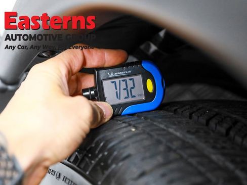 Used 2023 Nissan Rogue S image 28