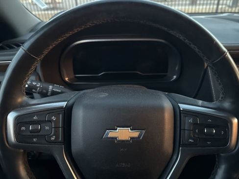 Used 2023 Chevrolet Suburban Premier image 6