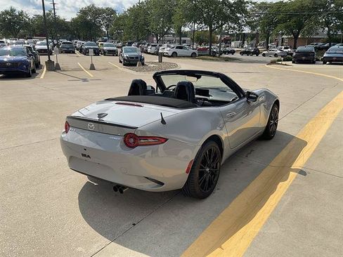Used 2025 MAZDA MX-5 Miata Club RWD image 3