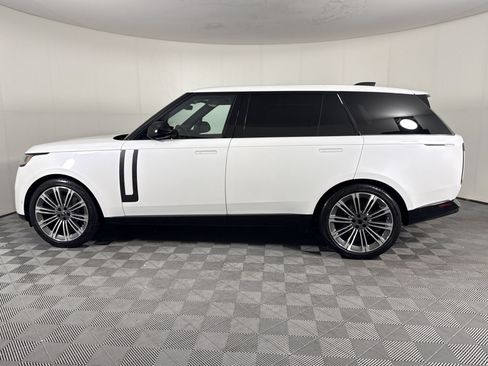 Used 2024 Land Rover Range Rover Long Wheelbase SE AWD/4WD image 2