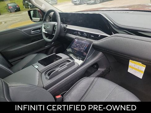 Certified 2025 INFINITI QX80 Sensory w/ Exterior Package AWD/4WD image 9
