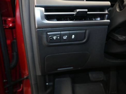 Used 2025 Hyundai Tucson SEL FWD image 12