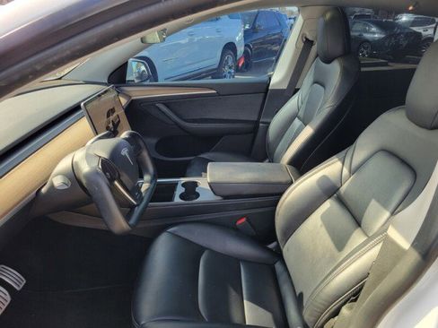 Used 2022 Tesla Model Y Performance image 9