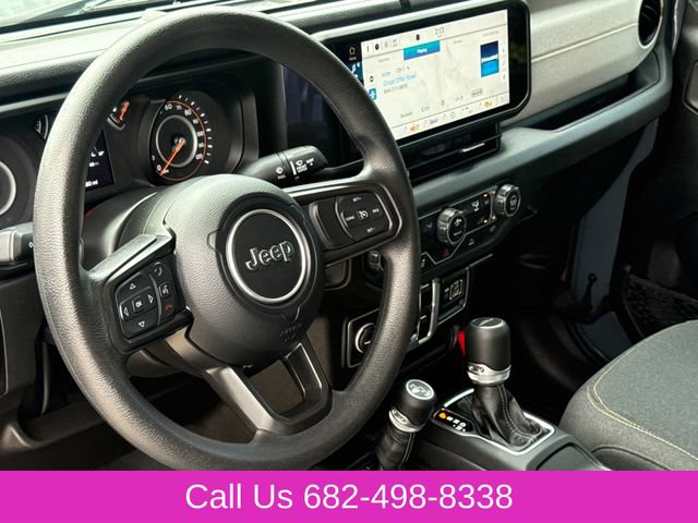 Used 2025 Jeep Gladiator Sport AWD/4WD image 18