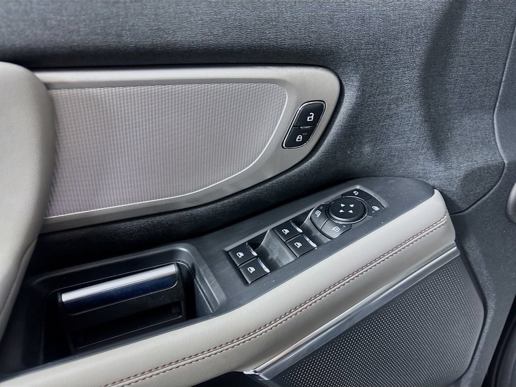 Used 2025 Ford Expedition Active RWD image 19