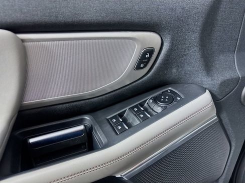 Used 2025 Ford Expedition Active RWD image 19