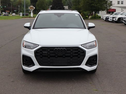 Used 2024 Audi Q5 e Premium Plus w/ Premium Plus Package image 2
