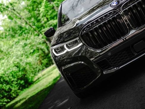 Used 2022 BMW 750i xDrive w/ Autobahn Package AWD/4WD image 7
