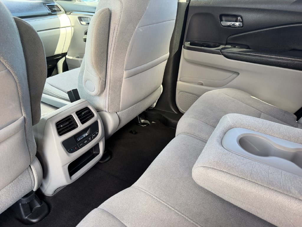 Used 2020 Honda Pilot EX image 16