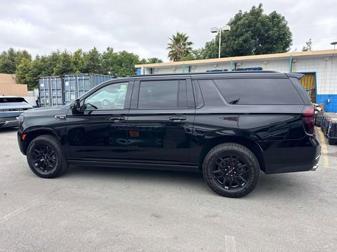 Used 2023 GMC Yukon XL AT4 w/ AT4 Premium Package AWD/4WD image 6