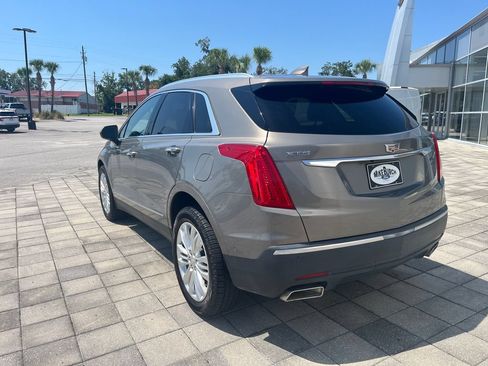 Used 2017 Cadillac XT5 Premium Luxury w/ Driver Assist Package FWD image 4