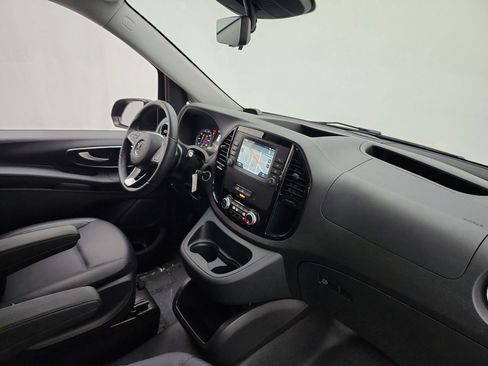 Used 2023 Mercedes-Benz Metris image 17