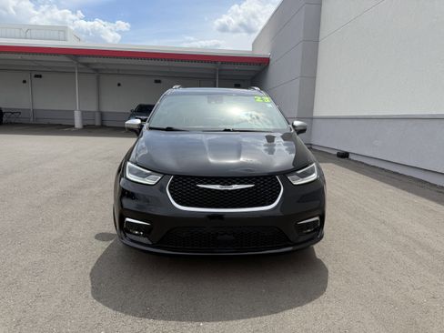 Used 2023 Chrysler Pacifica Pinnacle FWD image 18