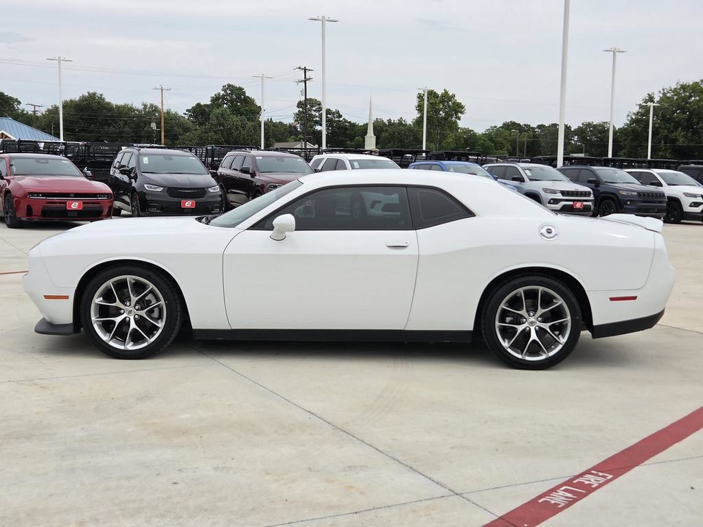 Used 2022 Dodge Challenger GT RWD image 5
