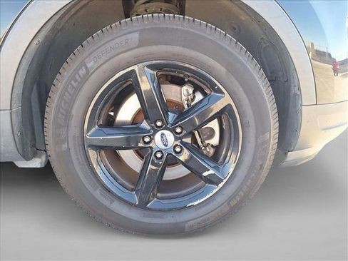 Used 2018 Ford Explorer XLT w/ Equipment Group 202A image 21